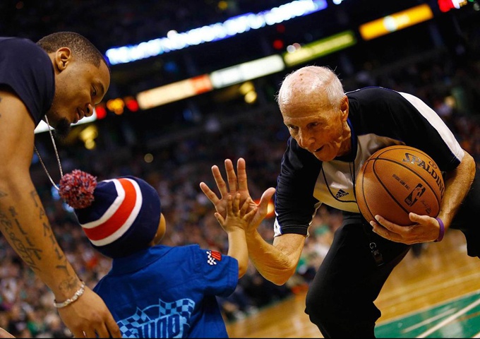 包含蒂姆赛事官方发布连败新规，勇士争议不断！的词条